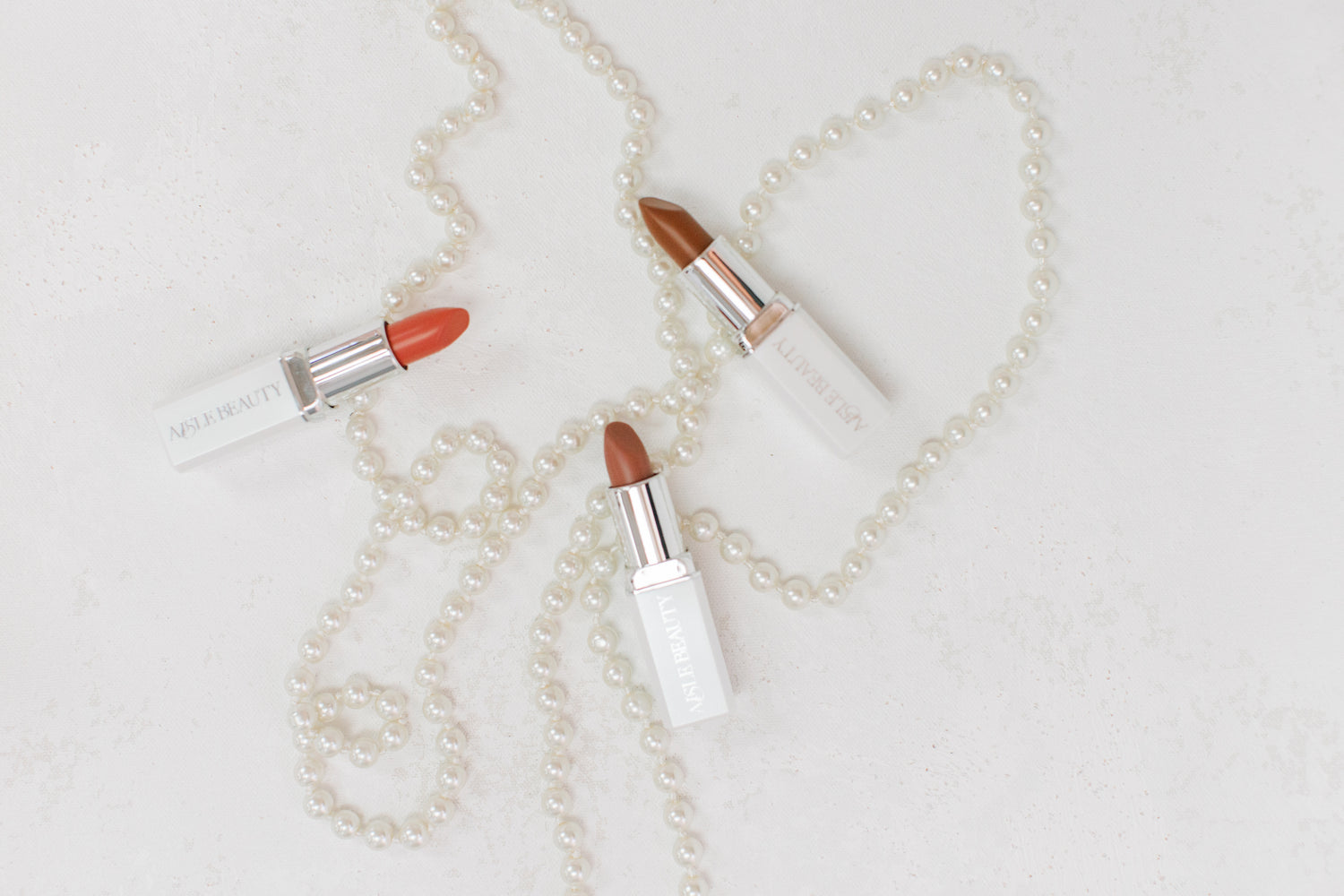 wedding lipstick, best wedding lipstick, bridal lipstick, perfect bridal lipstick, best bridal lipstick, neutral bridal lipstick, neutral wedding lipstick,  lipstick for the wedding day, bridesmaid lipstick, bridesmaid proposal boxes